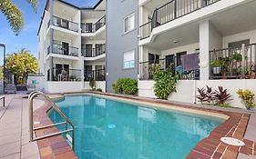 2-Bed With Pool, Near Torquay Beach, Hervey Bay